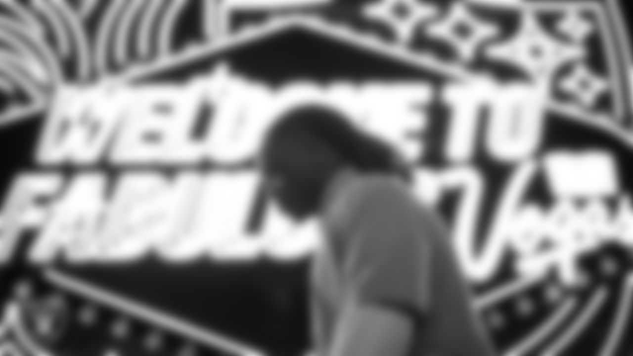 Las Vegas Raiders running back Ashton Jeanty (2) arrives to the regular season home game against the Chicago Bears at Allegiant Stadium.