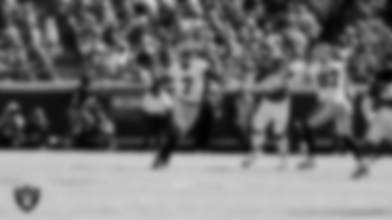 Las Vegas Raiders quarterback Geno Smith (7) during the regular season away game against the Kansas City Chiefs at GEHA Field at Arrowhead Stadium.