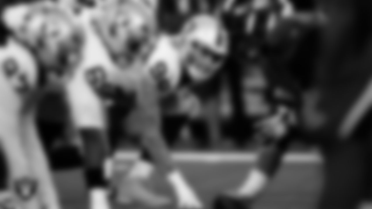 Las Vegas Raiders defensive end Maxx Crosby (98) lines up before the snap during the regular season away game against the Houston Texans at NRG Stadium.