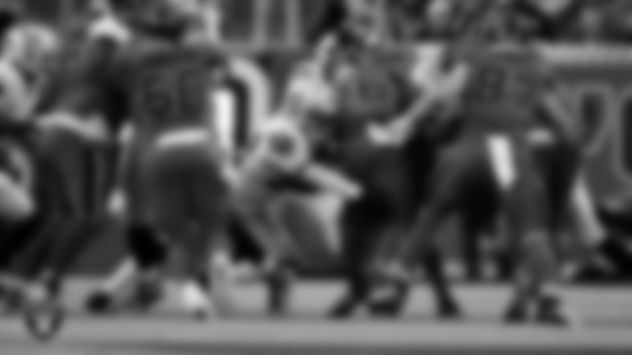 Las Vegas Raiders linebacker Elandon Roberts (52) during the regular season away game against the Houston Texans at NRG Stadium.
