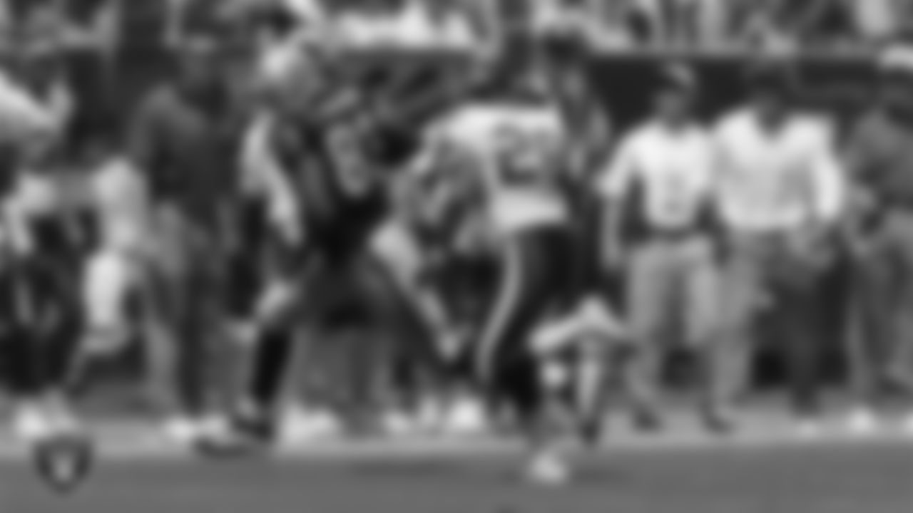 Oakland Raiders tight end Courtney Anderson (83) during the regular season away game against the Houston Texans at Reliant Stadium, Sunday, October 3, 2004, in Houston, Texas.