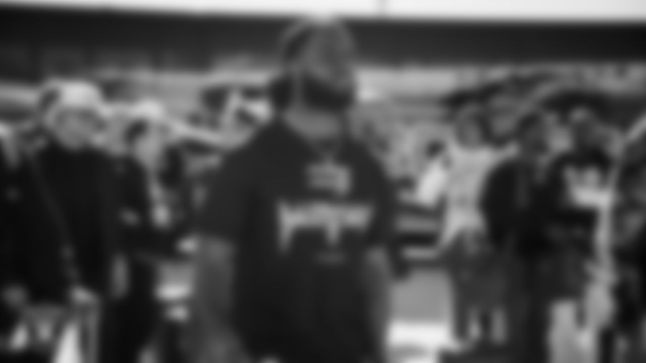 Las Vegas Raiders wide receiver Justin Shorter (88) departs for the regular season away game against the Indianapolis Colts.