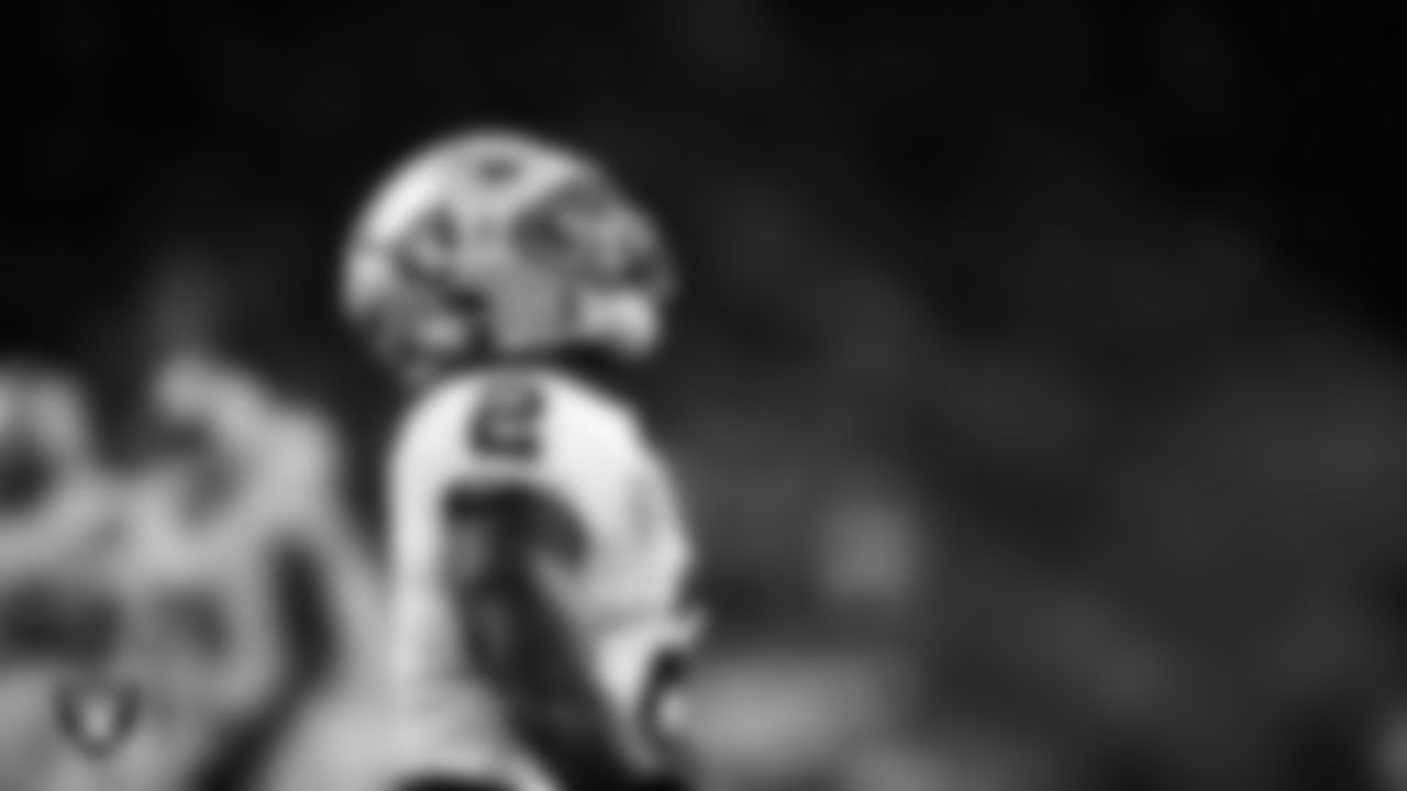 Las Vegas Raiders running back Ashton Jeanty (2) celebrates after rushing for a 51-yard touchdown during the regular season away game against the Houston Texans at NRG Stadium.