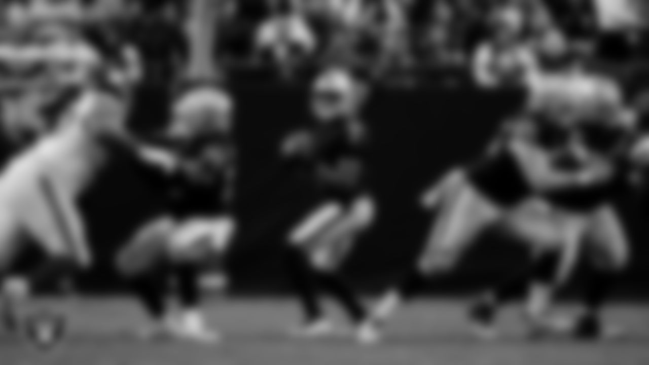 Las Vegas Raiders quarterback Geno Smith (7) during the regular season home game against the New York Giants at Allegiant Stadium.