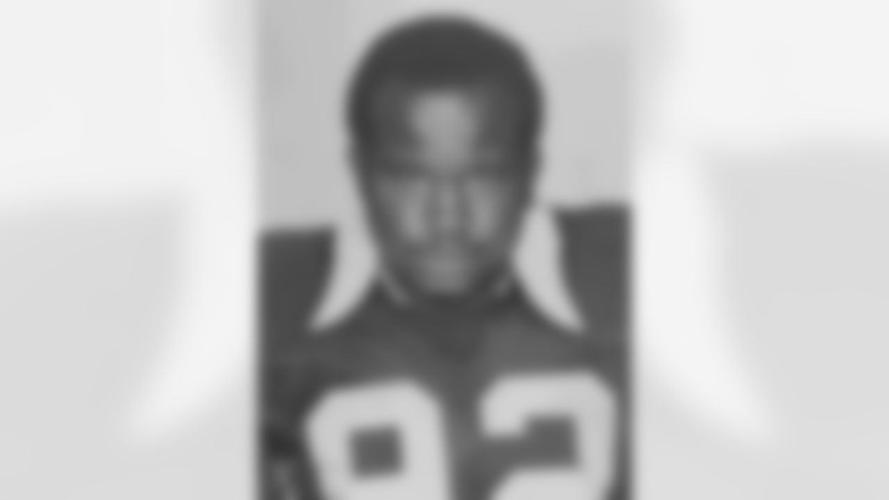DE Joe Bell (1979)
Norfolk State