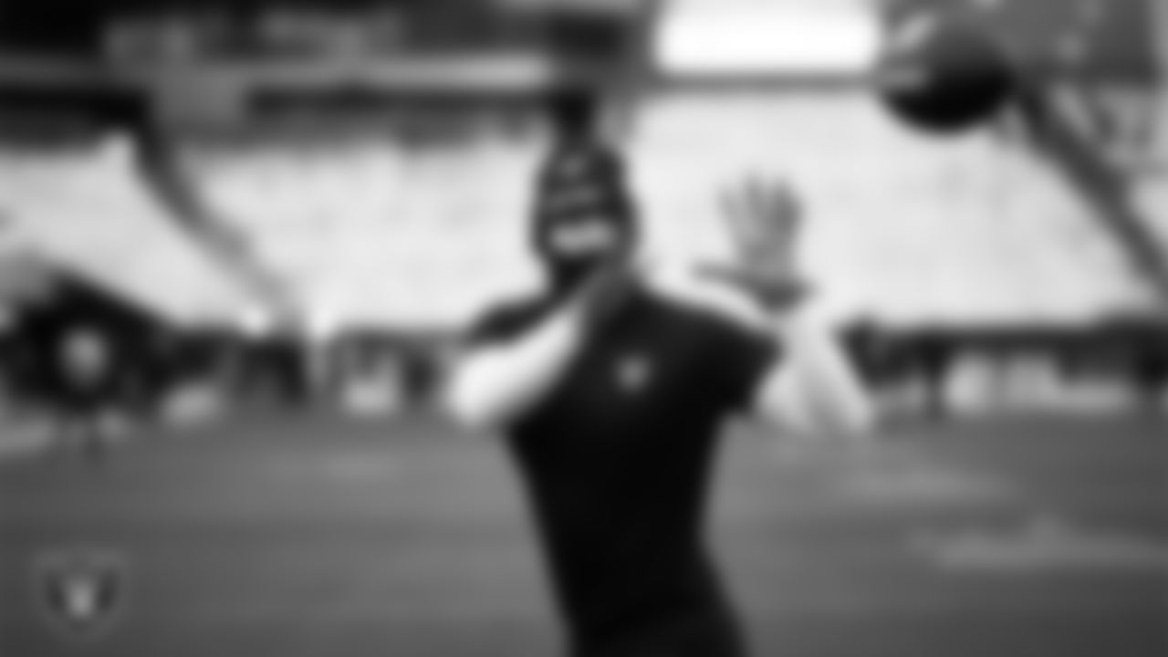 Las Vegas Raiders linebacker Tommy Eichenberg (44) warming up before the regular season away game against the Philadelphia Eagles at Lincoln Financial Field.