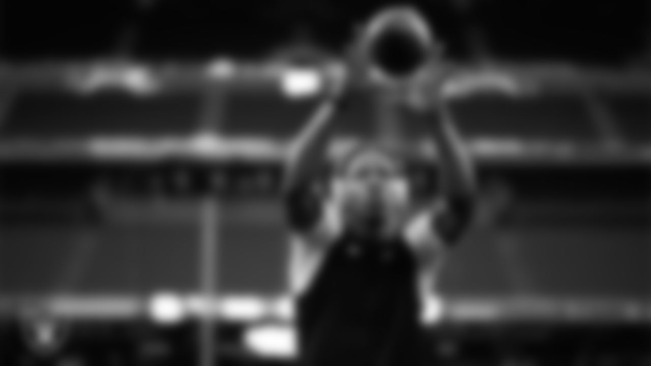 Las Vegas Raiders wide receiver Dont'e Thornton Jr. (10) warming up before the regular season away game against the Houston Texans at NRG Stadium.