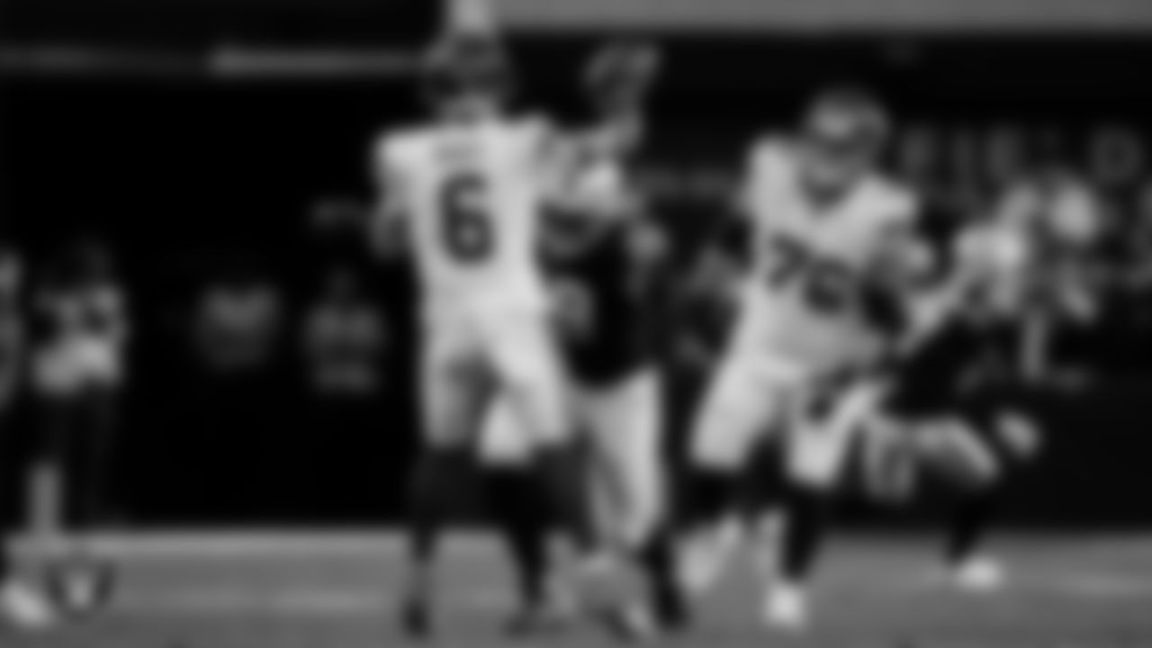 Las Vegas Raiders defensive tackle Thomas Booker IV (99) during the regular season home game against the New York Giants at Allegiant Stadium.