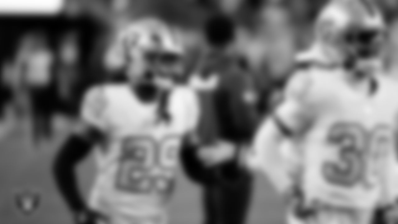 Las Vegas Raiders safety Chris Smith II (29) warming up before the regular season away game against the Denver Broncos at Empower Field at Mile High.