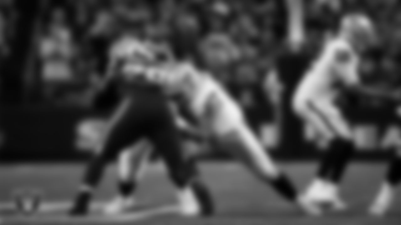 Las Vegas Raiders center Will Putnam (67) blocks during the preseason away game against the Seattle Seahawks at Lumen Field.