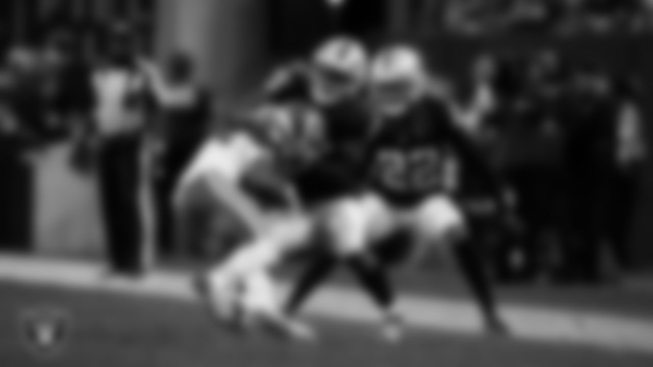 Las Vegas Raiders linebacker Devin White (45) makes a tackle during the regular season home game against the Kansas City Chiefs at Allegiant Stadium.