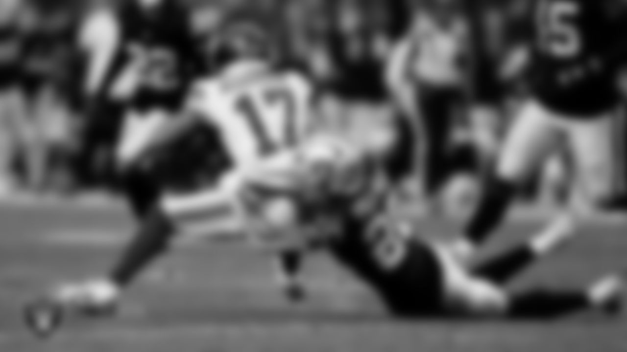 Las Vegas Raiders safety Isaiah Pola-Mao (20) during the regular season home game against the New York Giants at Allegiant Stadium.