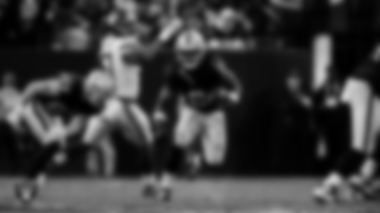 Las Vegas Raiders running back Ashton Jeanty (2) during the regular season home game against the New York Giants at Allegiant Stadium.