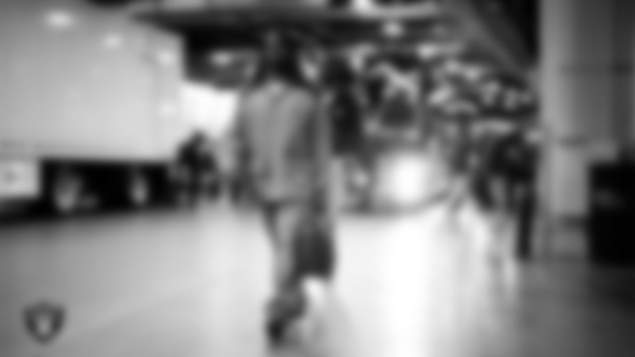 Las Vegas Raiders running back Ashton Jeanty (2) arrives to the regular season away game against the Denver Broncos at Empower Field at Mile High.