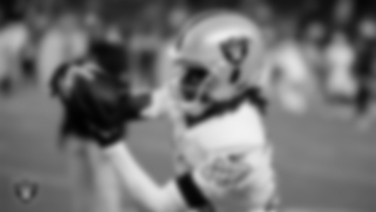 Las Vegas Raiders wide receiver Dont'e Thornton Jr. (10) warming up before the regular season away game against the Denver Broncos at Empower Field at Mile High.