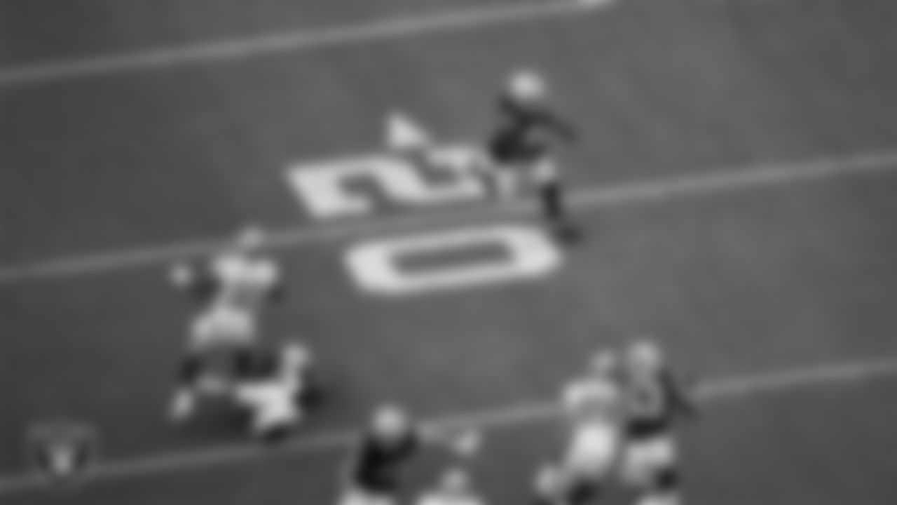 Las Vegas Raiders running back Sincere McCormick (28) returns a kickoff during the preseason home game against the San Francisco 49ers at Allegiant Stadium.