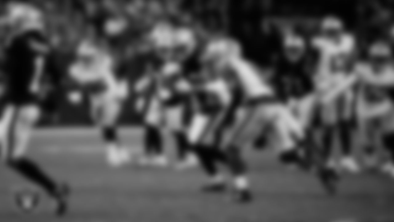Las Vegas Raiders tight end Brock Bowers (89) runs after making a catch during the regular season home game against the Dallas Cowboys at Allegiant Stadium.
