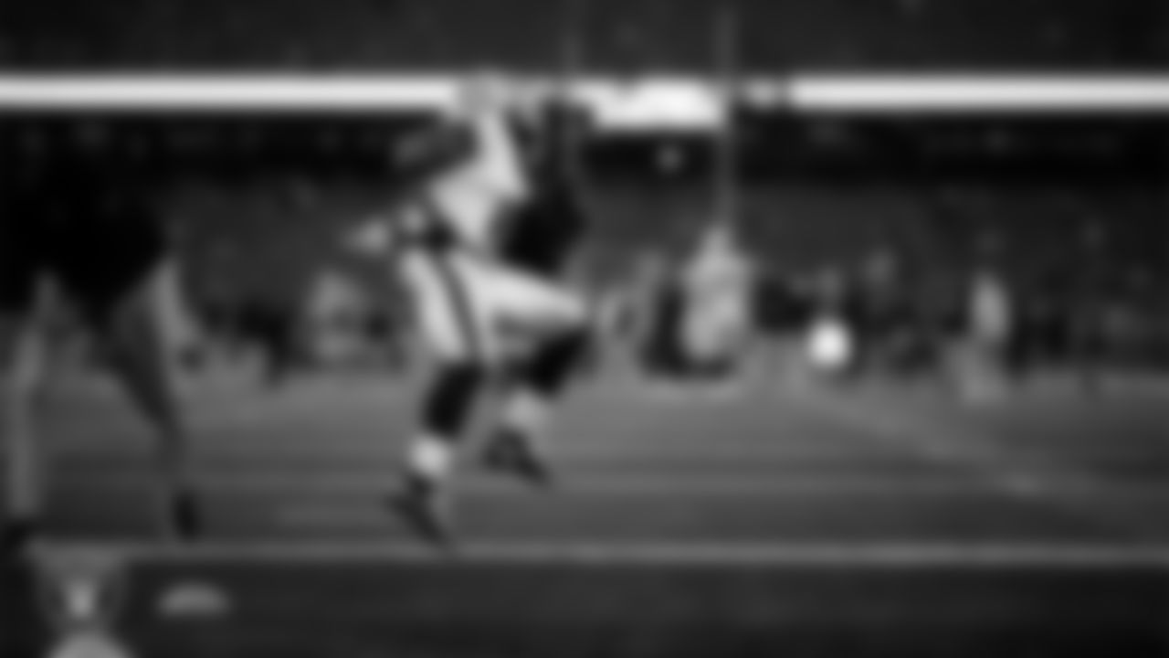 Las Vegas Raiders running back Ashton Jeanty (2) warming up before the regular season away game against the Houston Texans at NRG Stadium.