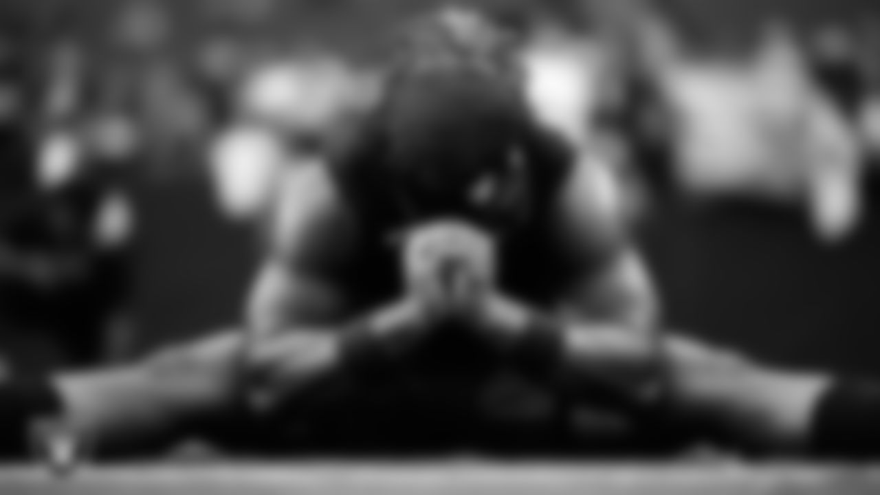 Las Vegas Raiders running back Ashton Jeanty (2) warming up before the preseason home game against the San Francisco 49ers at Allegiant Stadium.