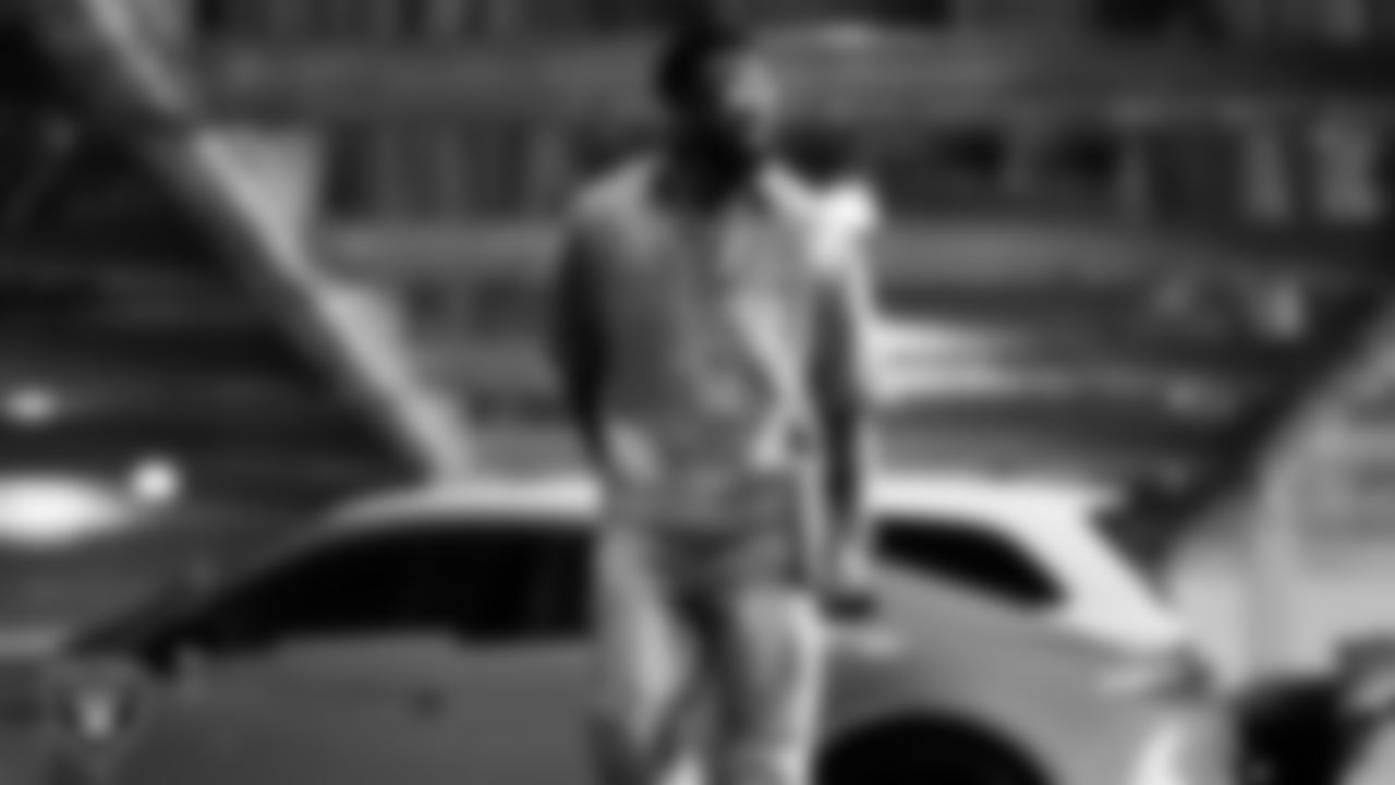 Las Vegas Raiders running back Raheem Mostert (31) arrives to the regular season home game against the Chicago Bears at Allegiant Stadium.