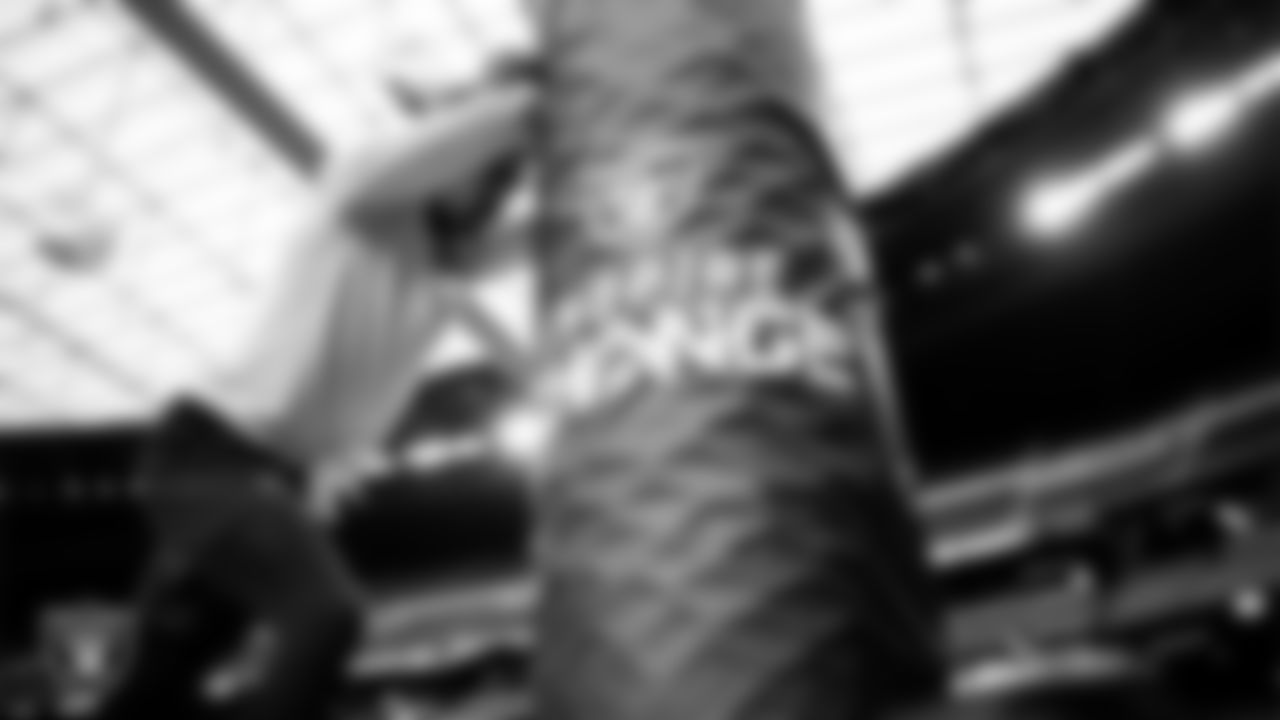 Las Vegas Raiders cornerback Darien Porter (26) warming up before the regular season home game against the New York Giants at Allegiant Stadium.