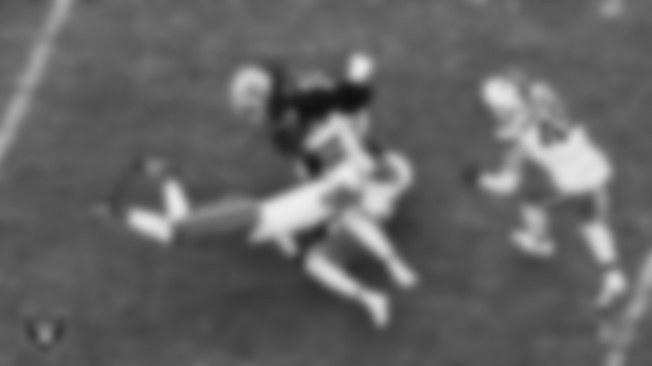 Las Vegas Raiders wide receiver Dont'e Thornton Jr. (10) runs after making a catch during the regular season home game against the Cleveland Browns at Allegiant Stadium.
