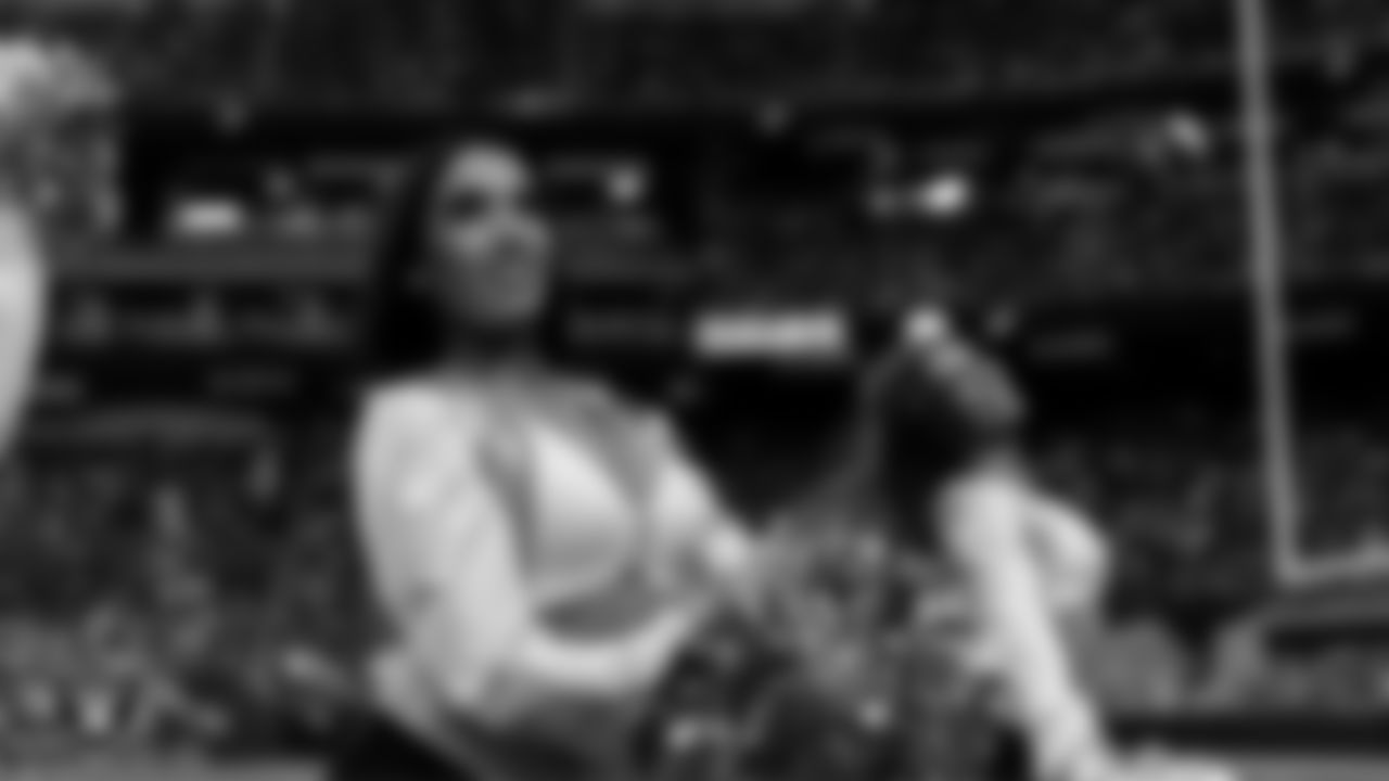 Raiderette Kylie on the sidelines during the regular season home game against the Jacksonville Jaguars at Allegiant Stadium.