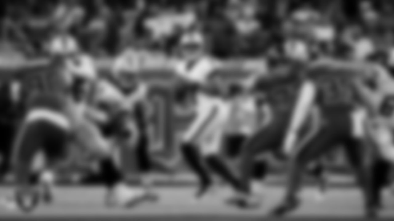 Las Vegas Raiders quarterback Geno Smith (7) during the regular season away game against the Houston Texans at NRG Stadium.