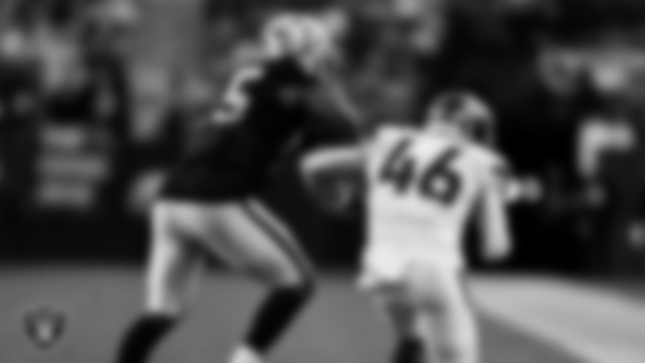 Las Vegas Raiders linebacker Devin White (45) during the regular season home game against the Denver Broncos at Allegiant Stadium.