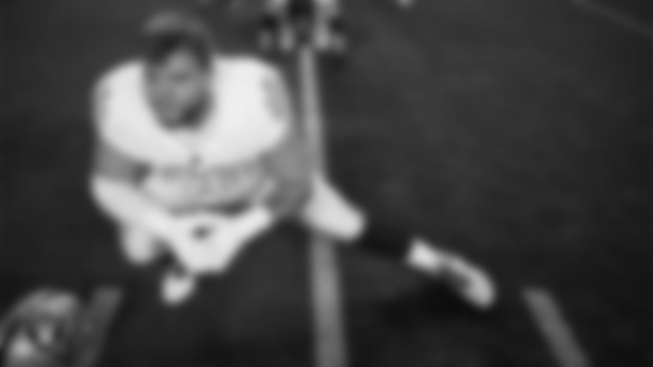 Las Vegas Raiders guard/center Jackson Powers-Johnson (58) warming up before the regular season away game against the Denver Broncos at Empower Field at Mile High.