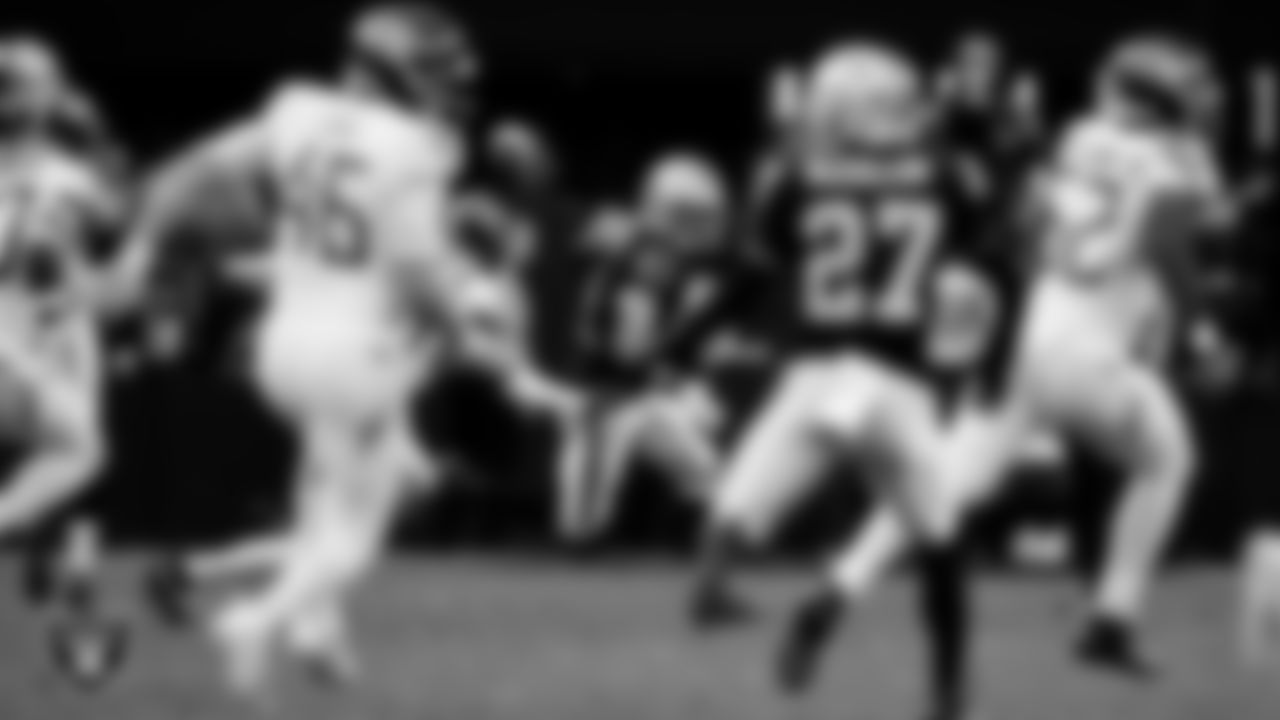 Las Vegas Raiders wide receiver Alex Bachman (81) during the regular season home game against the Tennessee Titans at Allegiant Stadium.