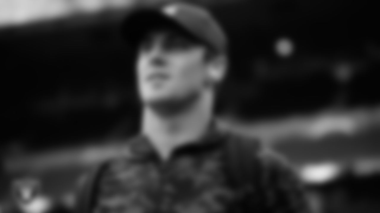 Las Vegas Raiders tight end Brock Bowers (89) arrives to the regular season away game against the Houston Texans at NRG Stadium.