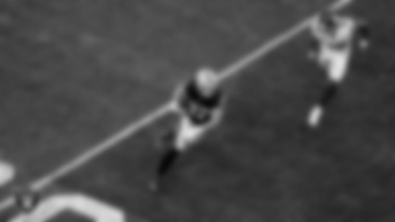 Las Vegas Raiders tight end Michael Mayer (87) during the regular season home game against the New York Giants at Allegiant Stadium.