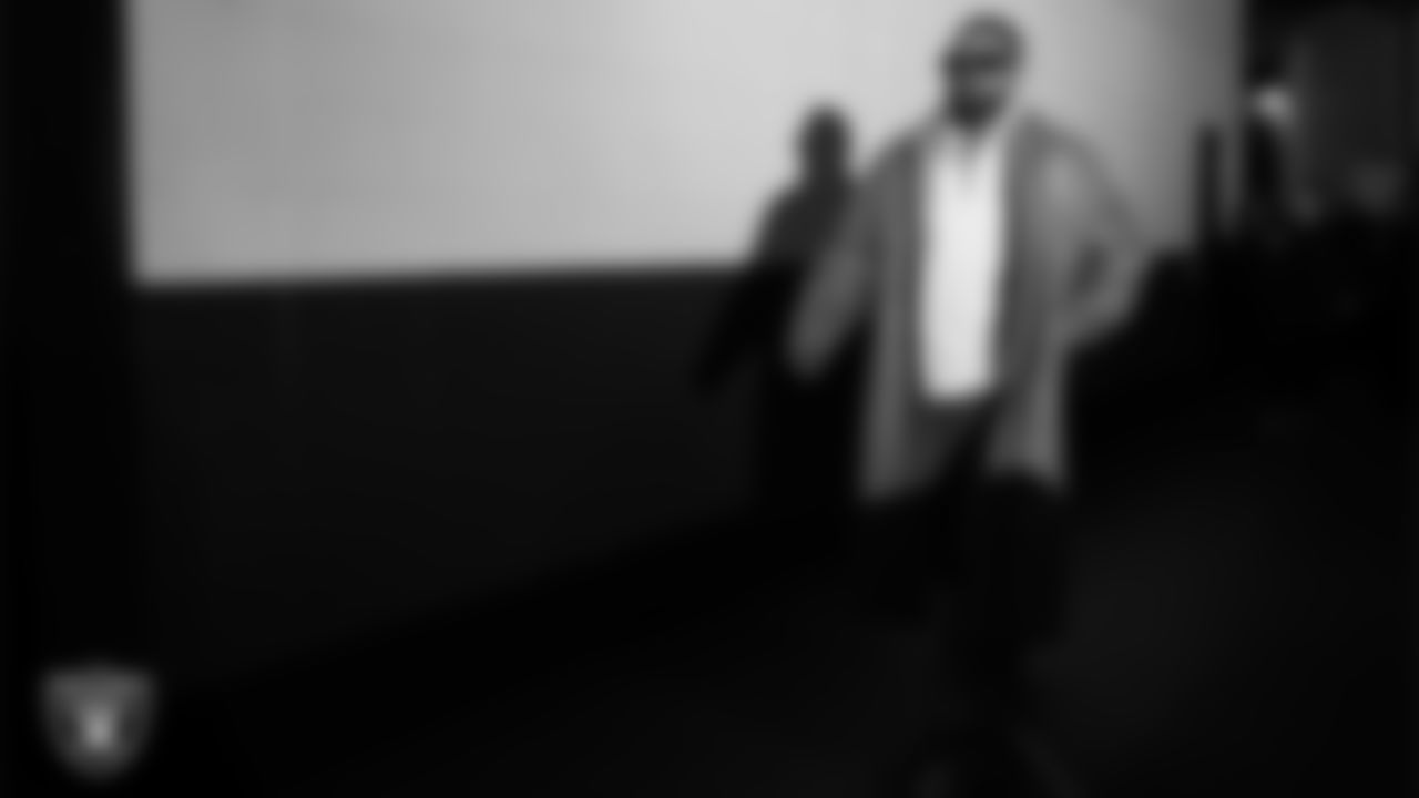 Las Vegas Raiders linebacker Jamal Adams (33) arrives to the regular season away game against the Philadelphia Eagles at Lincoln Financial Field.