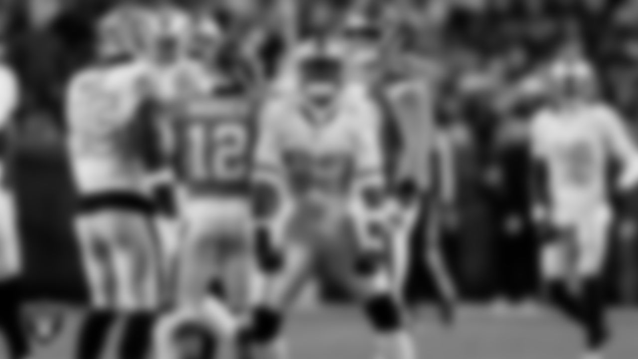 Las Vegas Raiders linebacker Jamal Adams (33) during the regular season away game against the Denver Broncos at Empower Field at Mile High.