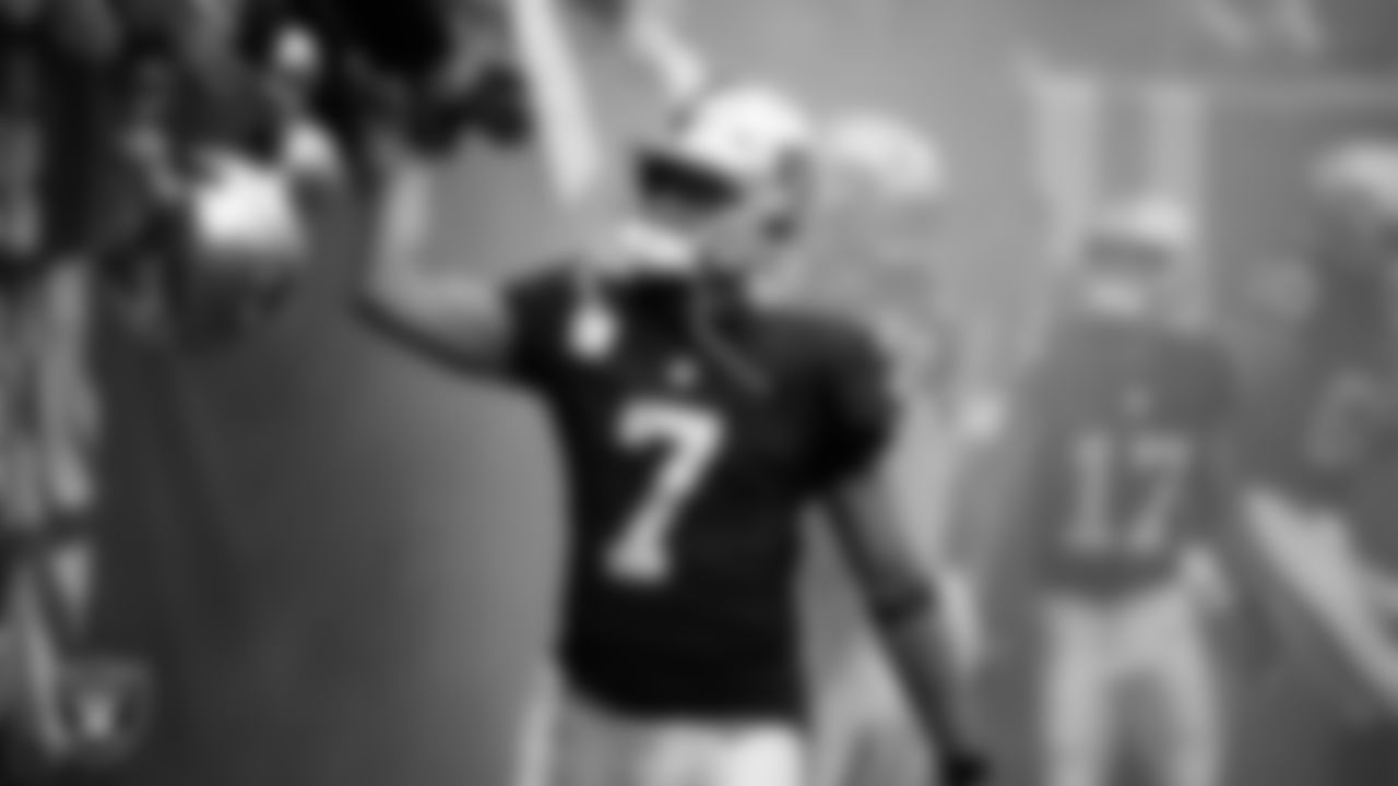 Las Vegas Raiders quarterback Geno Smith (7) is introduced onto the field before the regular season home game against the New York Giants at Allegiant Stadium.