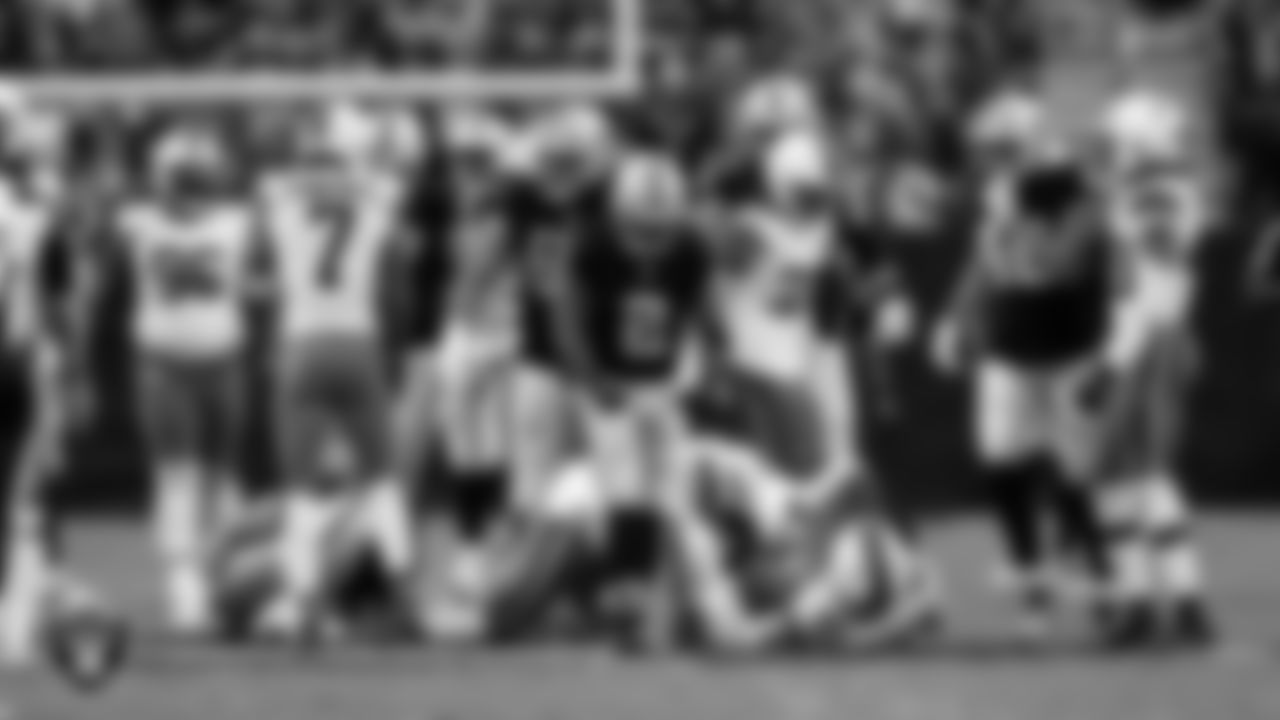 Las Vegas Raiders running back Ashton Jeanty (2) during the regular season home game against the Cleveland Browns at Allegiant Stadium.