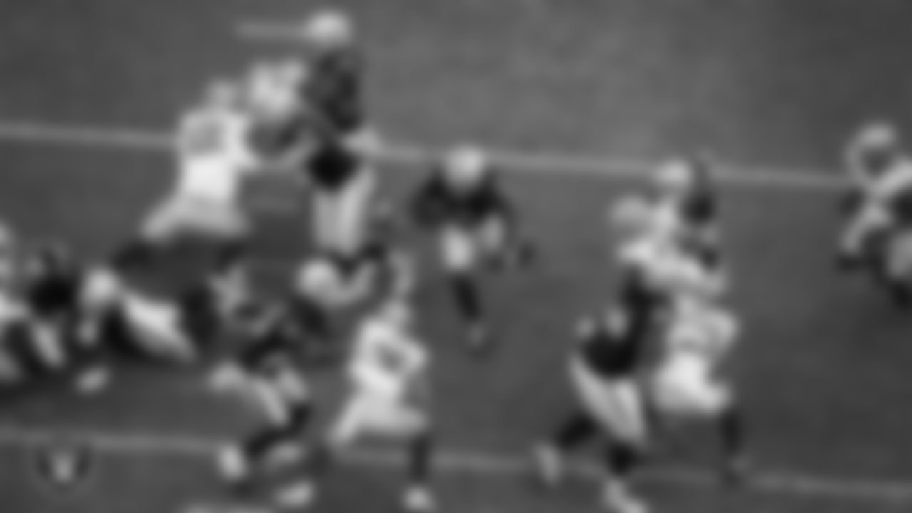 Las Vegas Raiders running back Ashton Jeanty (2) rushes during the preseason home game against the San Francisco 49ers at Allegiant Stadium.