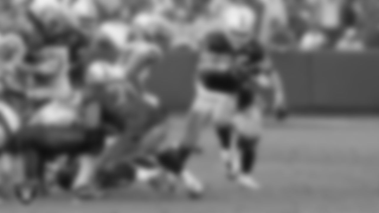 Oakland Raiders running back Justin Fargas (25) during the regular season home game against the Houston Texans at Oakland-Alameda County Coliseum, Sunday, December 21, 2008, in Oakland, Calif.