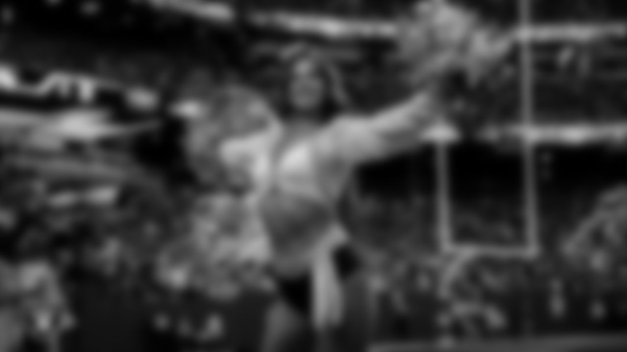 Raiderette Raegen on the sidelines during the regular season home game against the New York Giants at Allegiant Stadium.