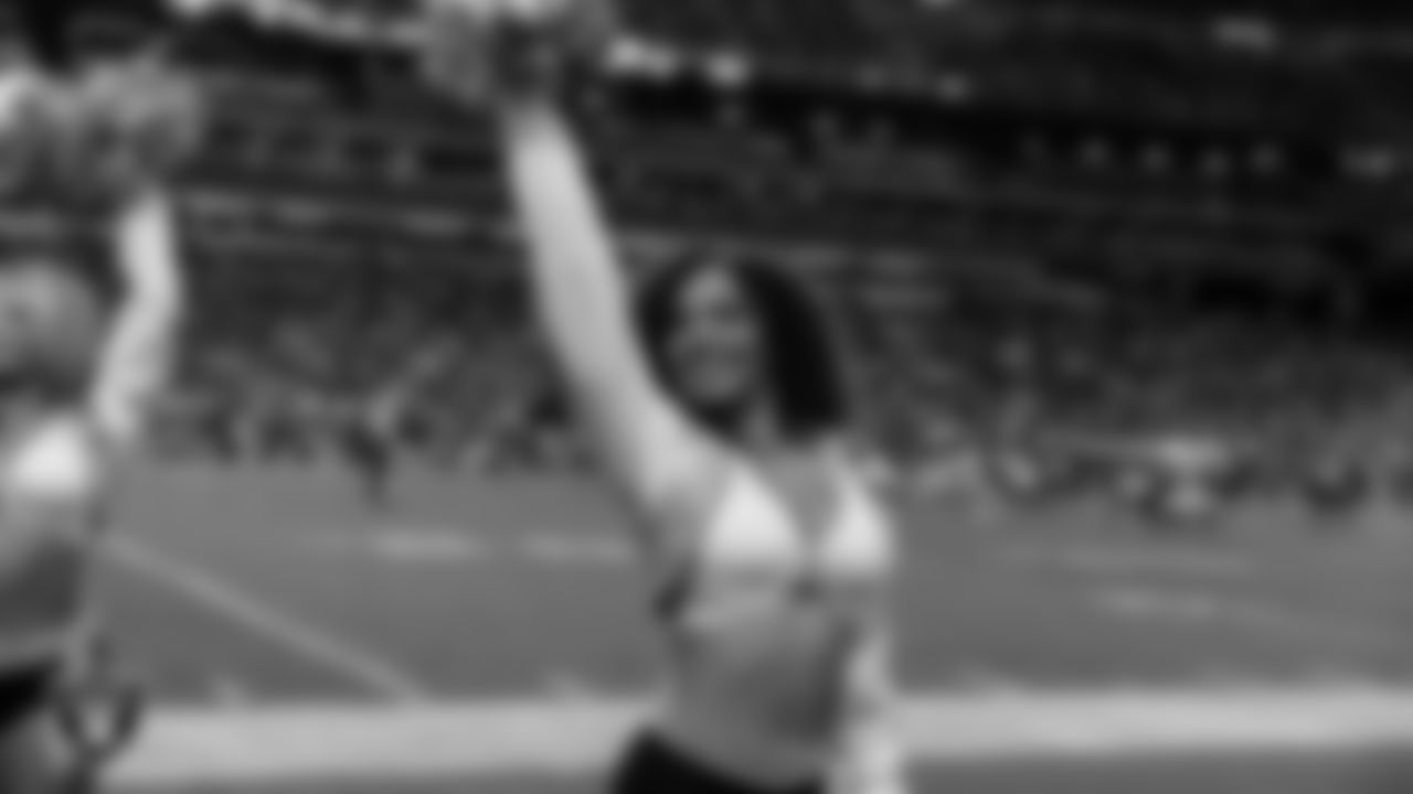 Raiderette Makenna on the sidelines during the regular season home game against the Jacksonville Jaguars at Allegiant Stadium.