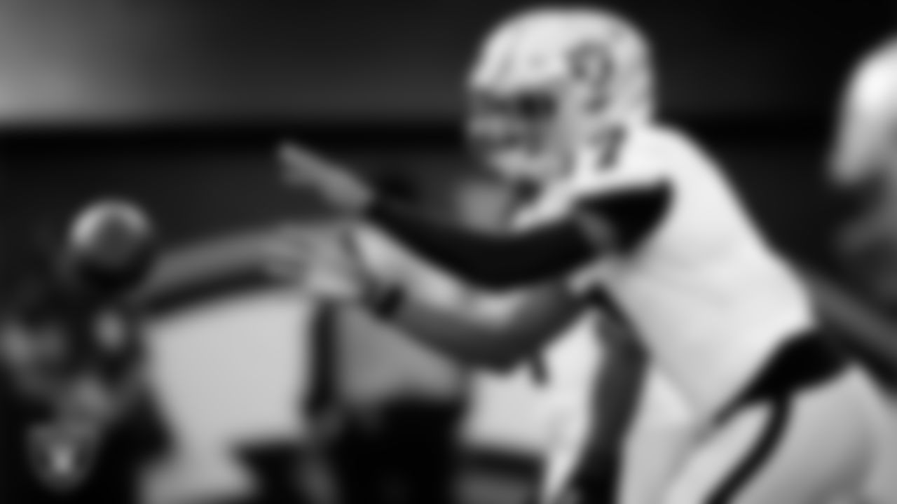 Las Vegas Raiders quarterback Geno Smith (7) receives the snap during the regular season away game against the Los Angeles Chargers at SoFi Stadium.