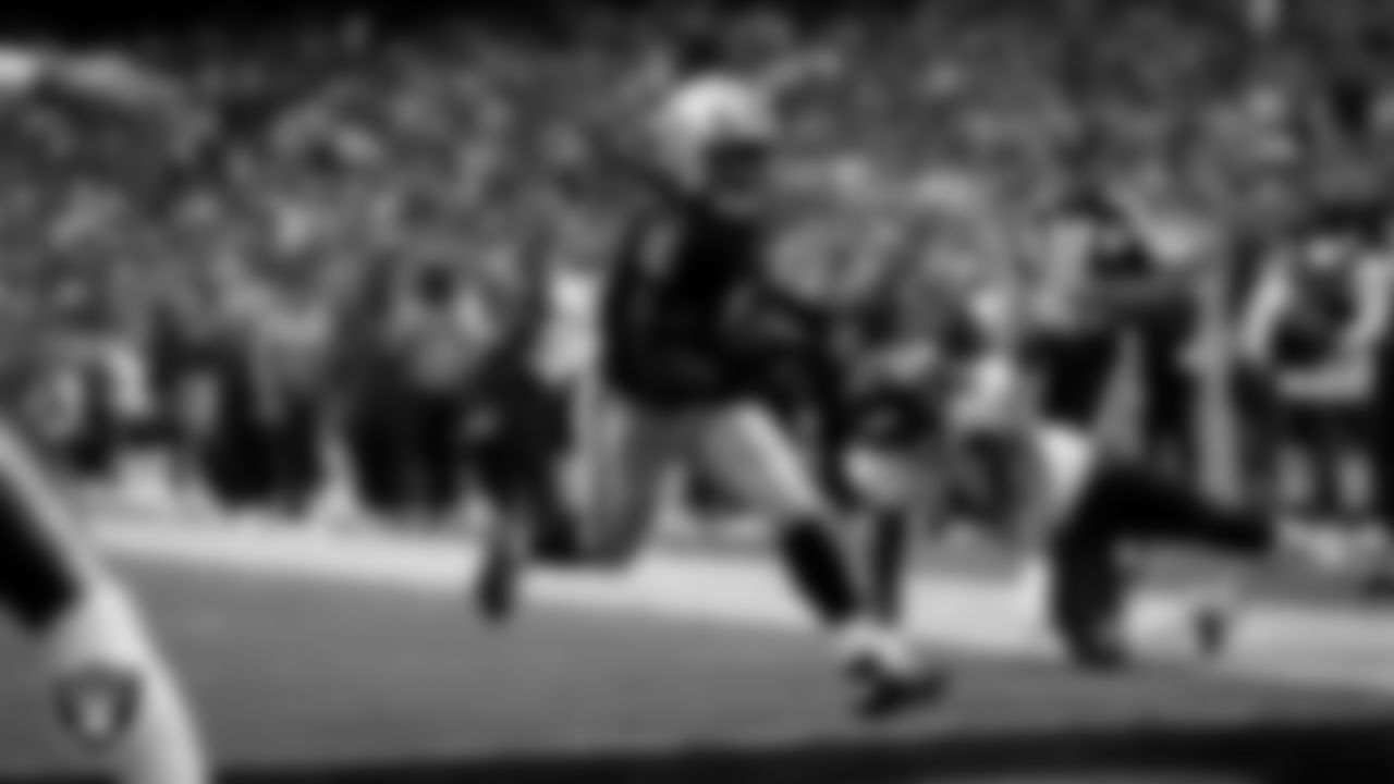 Las Vegas Raiders running back Ashton Jeanty (2) runs into the end zone after making an 8-yard touchdown catch during the regular season home game against the Chicago Bears at Allegiant Stadium.