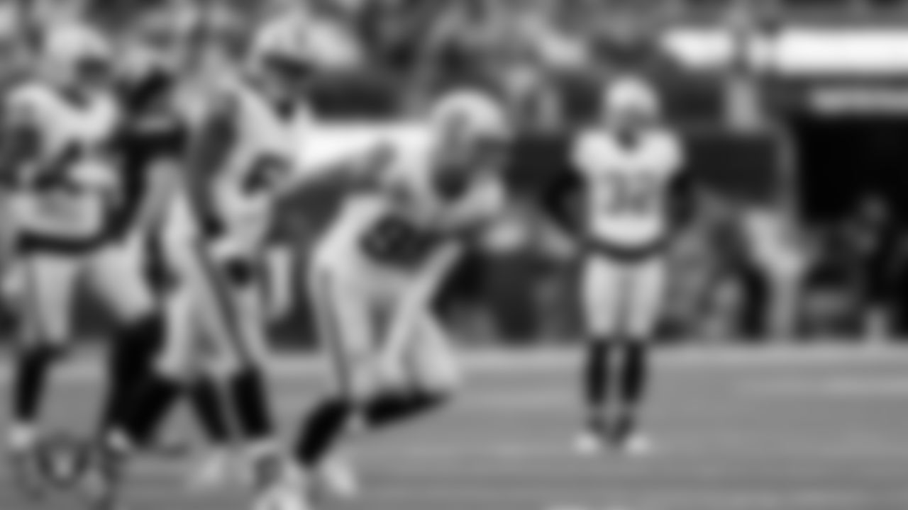 Las Vegas Raiders defensive end Maxx Crosby (98) during the regular season away game against the Los Angeles Chargers at SoFi Stadium.