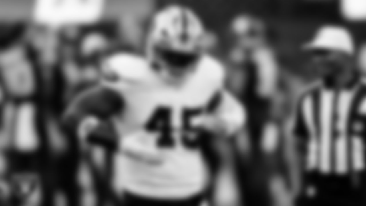 Las Vegas Raiders linebacker Devin White (45) during the regular season away game against the Los Angeles Chargers at SoFi Stadium.