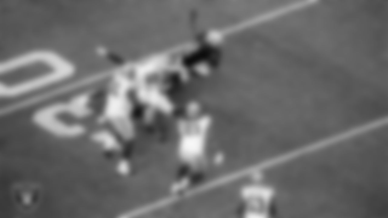 Las Vegas Raiders running back Ashton Jeanty (2) during the preseason home game against the San Francisco 49ers at Allegiant Stadium.