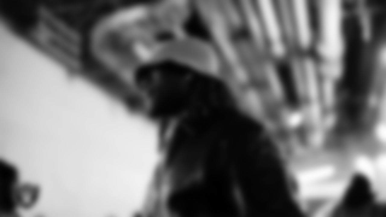 Las Vegas Raiders running back Ashton Jeanty (2) arrives to the regular season away game against the Philadelphia Eagles at Lincoln Financial Field.