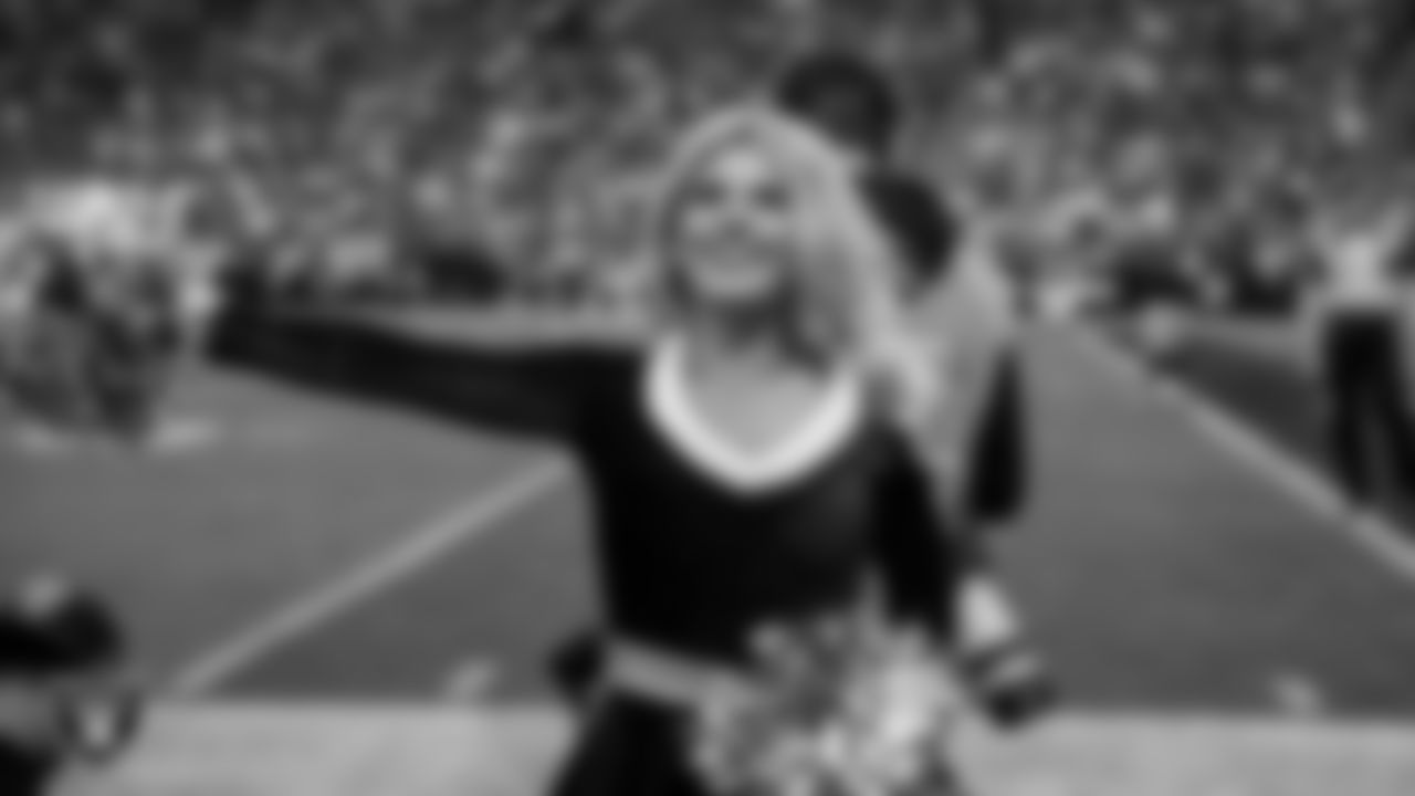 Raiderette Isabella on the sidelines during the regular season home game against the New York Giants at Allegiant Stadium.