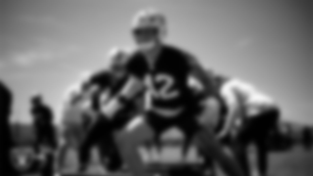 LB Matt Jones