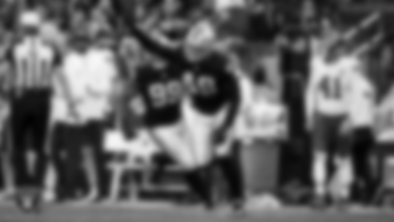 Las Vegas Raiders defensive end Charles Snowden (49) during the regular season home game against the Kansas City Chiefs at Allegiant Stadium.